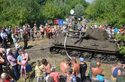 VORONEZH REGION, RUSSIA - JULY 14, 2016: A WWII T-34-76 tank that has been pulled from the bottom of the Don River by Patriot Park specialists, servicemen of Russia's Western Military District and divers. The tank was discovered by Patriot Park specialists at a depth of 6 meters in April 2016. Kristina Brazhnikova/TASS (Photo by Kristina BrazhnikovaTASS via Getty Images)