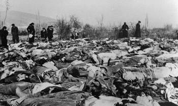 Σωρός τα πτώματα των μαχητών του ΔΣΕ που σκοτώθηκαν στη Φλώρινα (περί τους; 800), οι οποίοι θαφτηκαν σε ομαδικο ταφο μετα την Μαχη