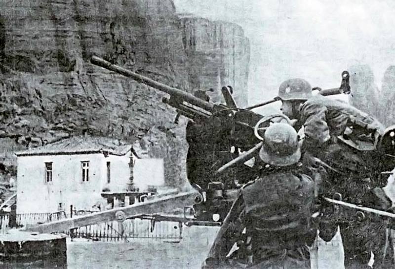 Πυροβόλο Ιταλικής κατασκευής των 47χιλιοστών, λάφυρο στα χέρια των Γερμανών βάλει κατά θέσεων των ανταρτών στην Καλαμπάκα τον Οκτώβριο του 1943. Πηγή Fatsimare.gr