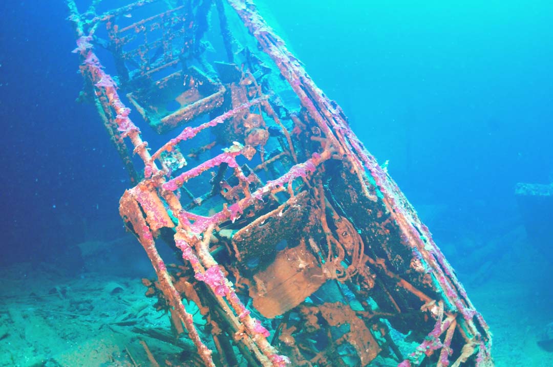 "Glen" fuselage in cargo hold 2